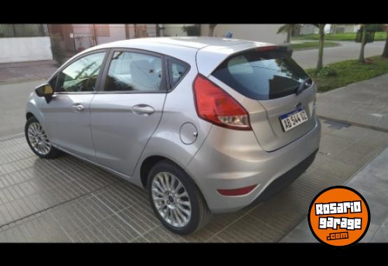 Autos - Ford Fiesta kinetic Powershift 2017 Nafta 72800Km - En Venta