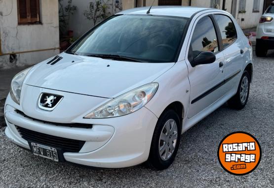 Autos - Peugeot 207 2013 Nafta 153000Km - En Venta