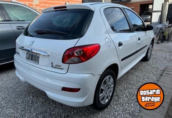 Autos - Peugeot 207 2013 Nafta 153000Km - En Venta