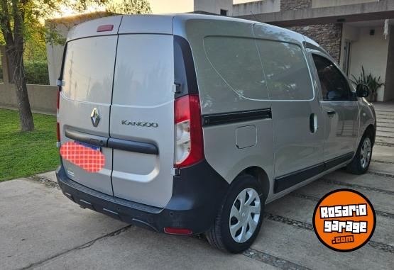 Utilitarios - Renault Kangoo 2023 Nafta 55000Km - En Venta