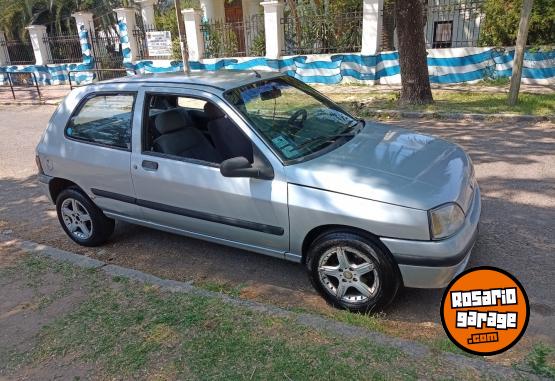 Autos - Renault Clio 1999 Nafta 160000Km - En Venta