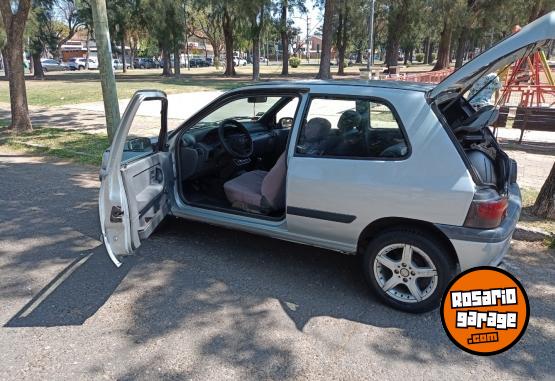 Autos - Renault Clio 1999 Nafta 160000Km - En Venta