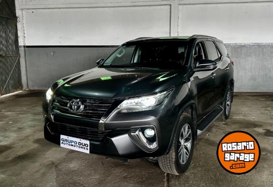 Autos - Toyota SW4 SRX 4X4 AT 2019 Diesel 58000Km - En Venta