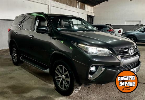 Autos - Toyota SW4 SRX 4X4 AT 2019 Diesel 58000Km - En Venta