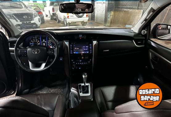 Autos - Toyota SW4 SRX 4X4 AT 2019 Diesel 58000Km - En Venta