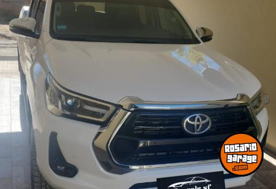 Camionetas - Toyota HILUX SRV 4X4 2.8 2023 Diesel 18500Km - En Venta