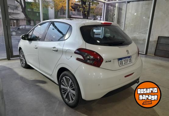 Autos - Peugeot 208 2017 Nafta 102000Km - En Venta