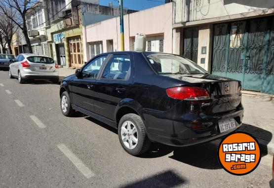 Autos - Fiat Siena 2018 GNC 90000Km - En Venta