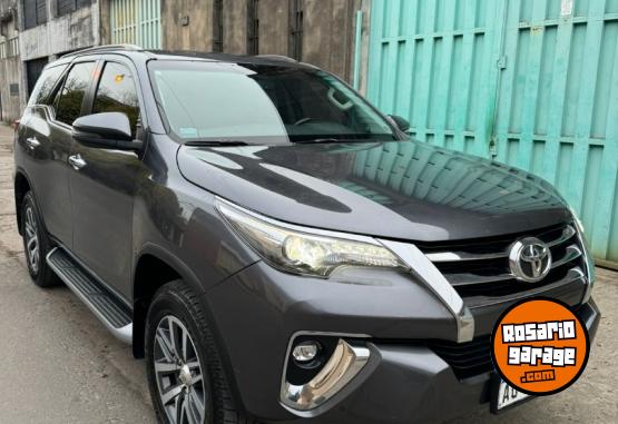 Camionetas - Toyota SW4 SRX 4X4 AUTOMATICA 2018 Diesel 160000Km - En Venta