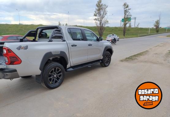 Camionetas - Toyota hailux conquest 2023 Diesel 10000Km - En Venta