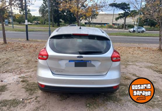 Autos - Ford Focus titanium 2017 Nafta 108000Km - En Venta