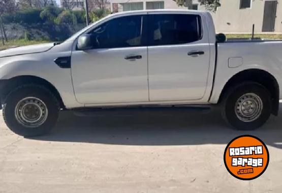 Camionetas - Ford Ranger 2.2  4x4 DC 2017 Diesel 300000Km - En Venta