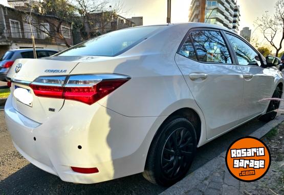 Autos - Toyota Corolla XLI CVT 2017 Nafta 130000Km - En Venta