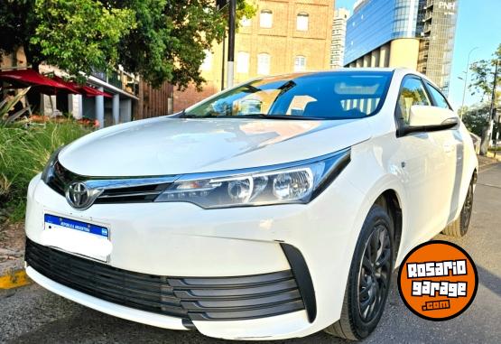 Autos - Toyota Corolla XLI CVT 2017 Nafta 130000Km - En Venta