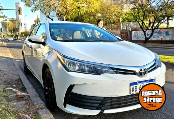 Autos - Toyota Corolla XLI CVT 2017 Nafta 130000Km - En Venta