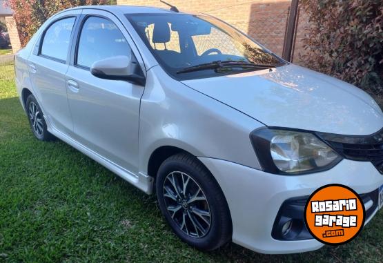 Autos - Toyota etios 2021 GNC 73000Km - En Venta