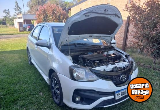 Autos - Toyota etios 2021 GNC 73000Km - En Venta