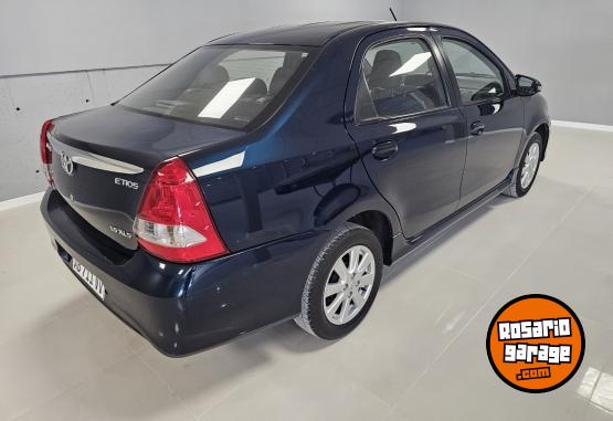 Autos - Toyota Etios Xls 2017 Nafta 105000Km - En Venta