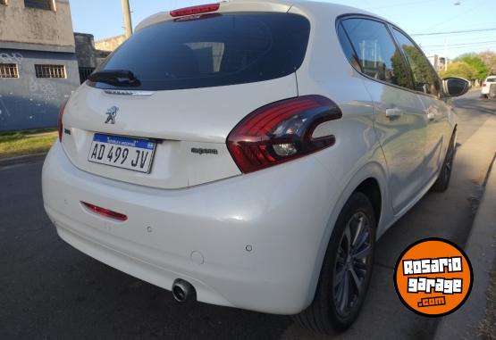 Autos - Peugeot 208 2019 Nafta 28500Km - En Venta