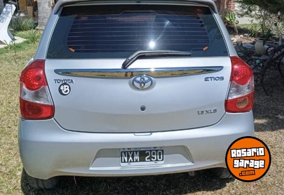 Autos - Toyota Etios 1.5 xls 2014 Nafta 125000Km - En Venta