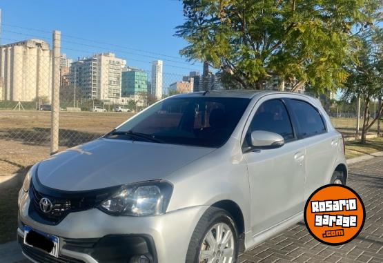 Autos - Toyota Etios 2017 Nafta 97000Km - En Venta