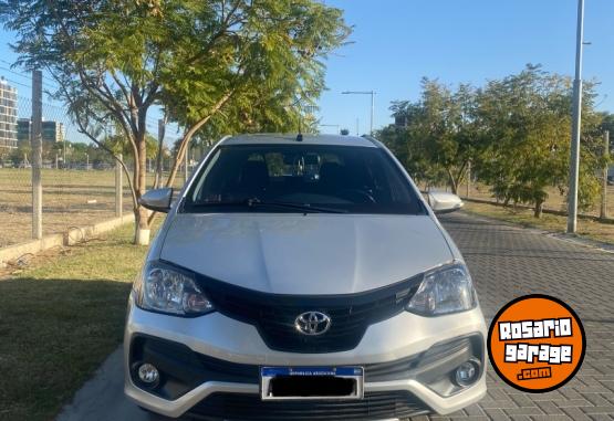 Autos - Toyota Etios 2017 Nafta 97000Km - En Venta