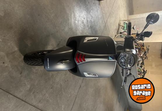 Motos - Vespa GTS 300 SUPER 2022 Nafta 1Km - En Venta