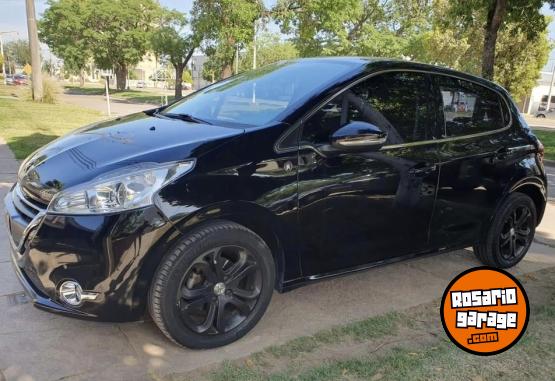 Autos - Peugeot 208 2014 Nafta 89000Km - En Venta