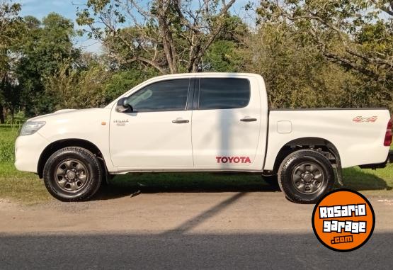 Camionetas - Toyota Hilux 4x4 DX Pack 2015 Diesel 92000Km - En Venta