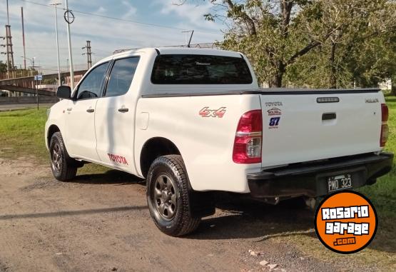 Camionetas - Toyota Hilux 4x4 DX Pack 2015 Diesel 92000Km - En Venta