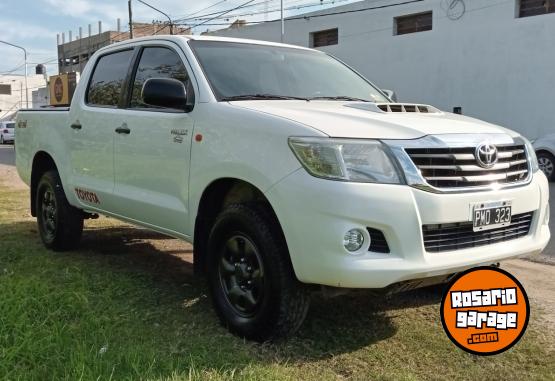 Camionetas - Toyota Hilux 4x4 DX Pack 2015 Diesel 92000Km - En Venta