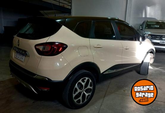 Autos - Renault CAPTUR 2017 Nafta 90000Km - En Venta