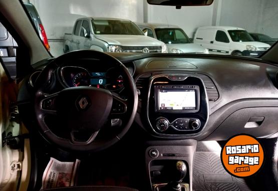 Autos - Renault CAPTUR 2017 Nafta 90000Km - En Venta