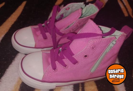 Indumentaria - Zapatillas de nia y nio talla 25 y 27 - En Venta