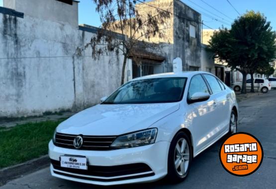 Autos - Volkswagen Vento Advance 2017 Nafta 72000Km - En Venta