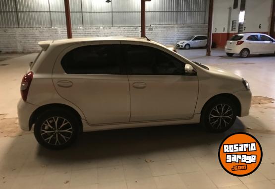 Autos - Toyota Etios xls 2021 Nafta 35000Km - En Venta