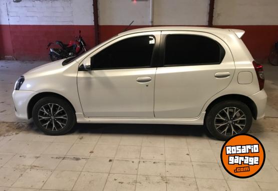 Autos - Toyota Etios xls 2021 Nafta 35000Km - En Venta