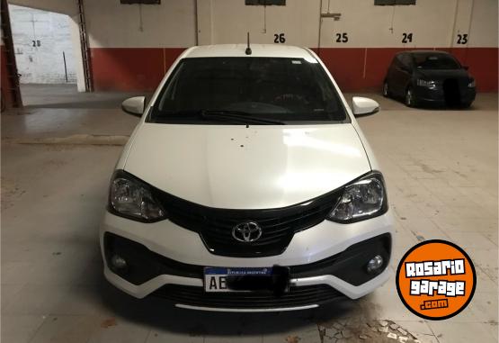 Autos - Toyota Etios xls 2021 Nafta 35000Km - En Venta