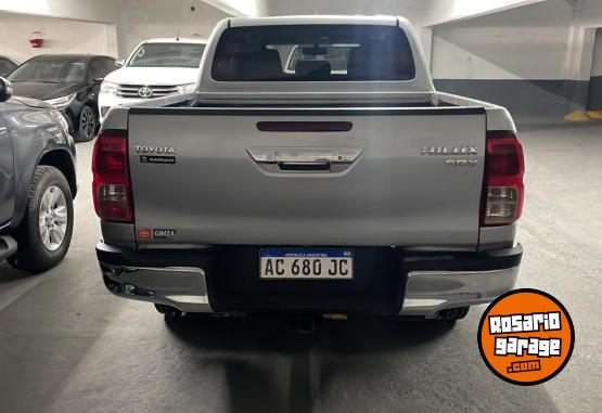 Camionetas - Toyota Hilux SRX 2018 Diesel 130000Km - En Venta