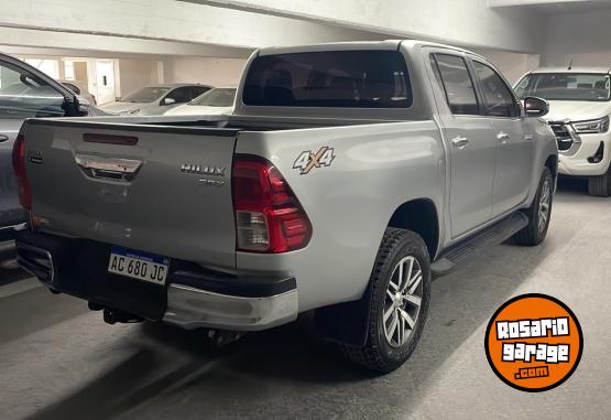 Camionetas - Toyota Hilux SRX 2018 Diesel 130000Km - En Venta