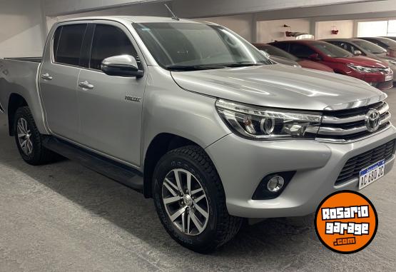 Camionetas - Toyota Hilux SRX 2018 Diesel 130000Km - En Venta