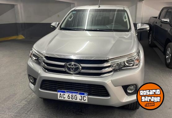 Camionetas - Toyota Hilux SRX 2018 Diesel 130000Km - En Venta