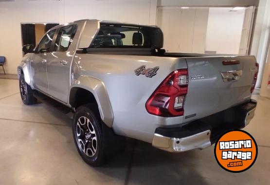 Camionetas - Toyota Hilux SRX 2024 Diesel 0Km - En Venta