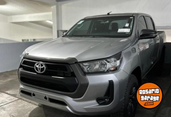 Camionetas - Toyota Hilux SR 2023 Diesel 0Km - En Venta