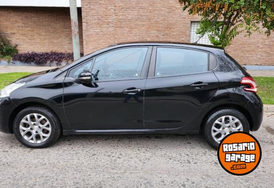 Autos - Peugeot 208 allure touchscr permu 2015 Nafta 96000Km - En Venta