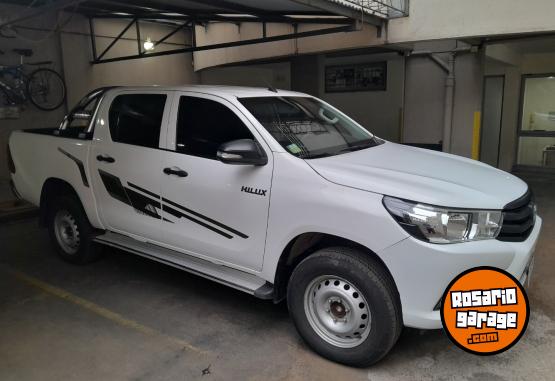 Camionetas - Toyota Hilux Dx 4x2 2017 Diesel 212000Km - En Venta