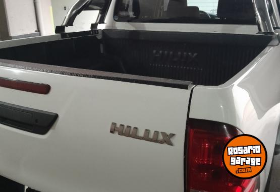 Camionetas - Toyota Hilux Dx 4x2 2017 Diesel 212000Km - En Venta