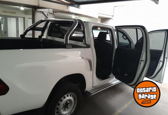 Camionetas - Toyota Hilux Dx 4x2 2017 Diesel 212000Km - En Venta