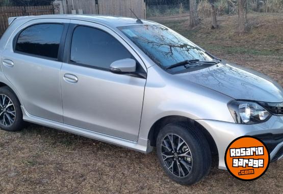 Autos - Toyota ETIOS XLS 1.5 5p 2021 Nafta 40000Km - En Venta