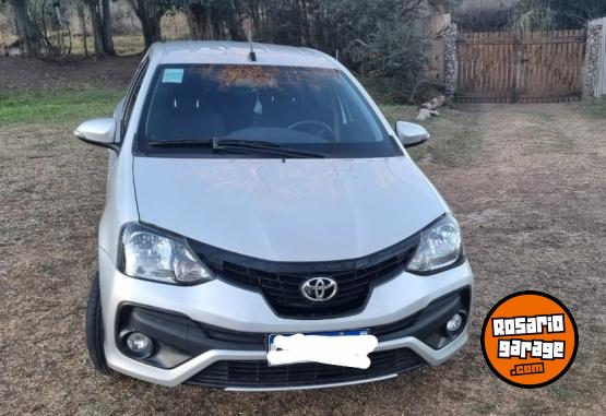 Autos - Toyota ETIOS XLS 1.5 5p 2021 Nafta 40000Km - En Venta